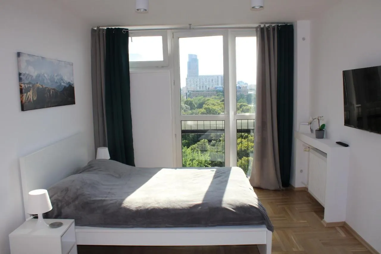 Skyview Park Apartment: Central Warsaw Comfort with Self Check-In 0*,